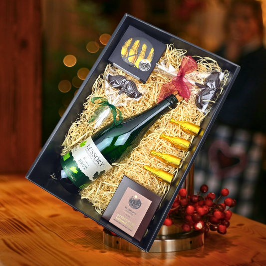 Organic Vegan Sparkling 0% Alcohol and Chocolate Hamper