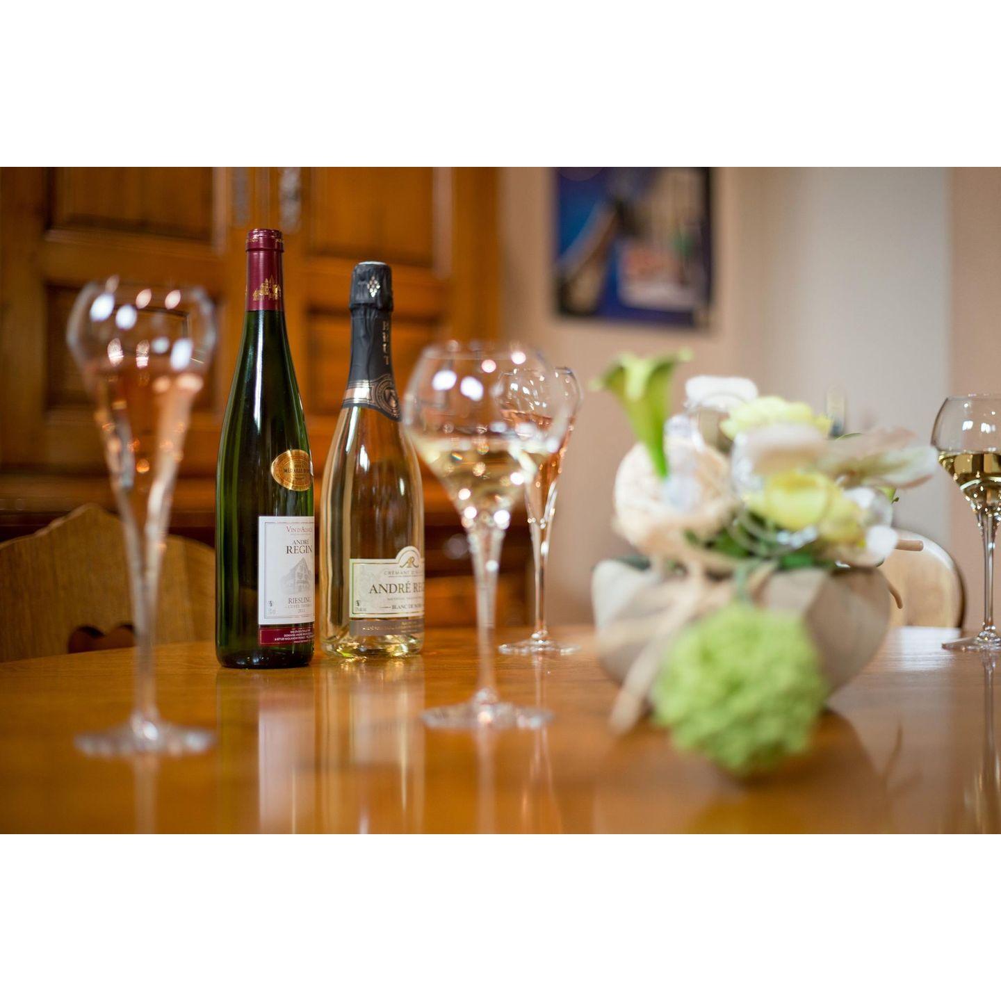 Crémant D'Alsace Rosé Sparkling Wine Gift, with two Champagne Flutes. - www.absoluteorganicwine.com